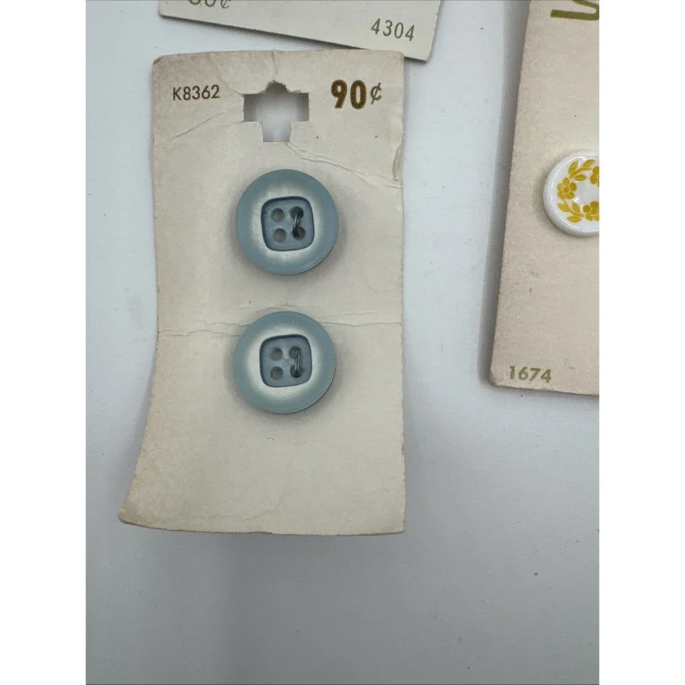 Lot of Vintage Buttons On Cards 27‎ Sets Colorful Metal Heart